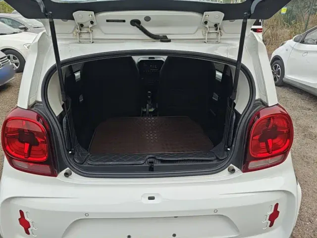Roewe Clever — Фото автомобиля 18