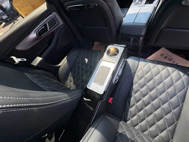 GAC Trumpchi GS8 — Фото автомобиля 16