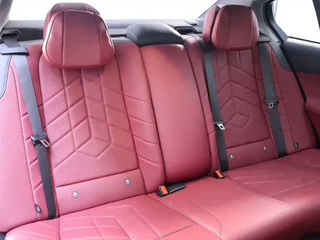 BMW 5 Series — Фото автомобиля 23