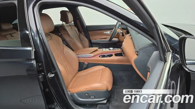 Genesis GV70 — Фото автомобиля 25