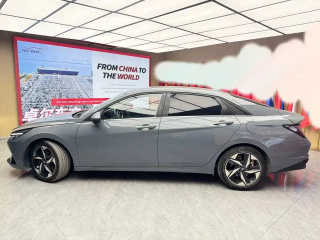 Hyundai Elantra — Фото автомобиля 8