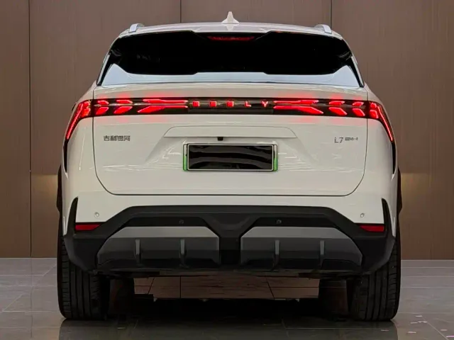 Geely Galaxy L7 — Фото автомобиля 18