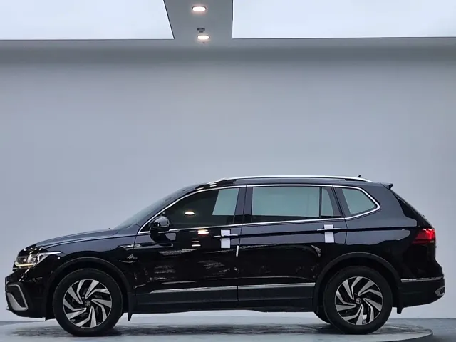Volkswagen Tiguan L — Фото автомобиля 5