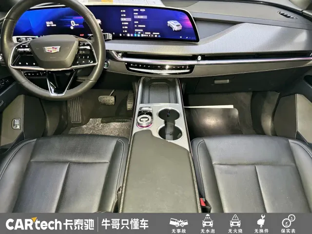 Cadillac XT5 — Фото автомобиля 11