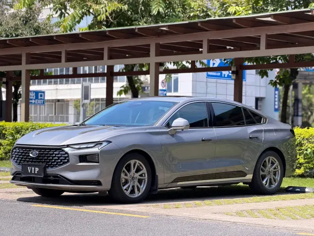Ford Mondeo — Фото автомобиля 3