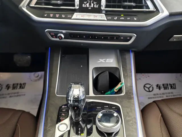 BMW X5 — Фото автомобиля 10