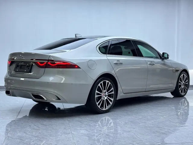 Jaguar XFL — Фото автомобиля 17