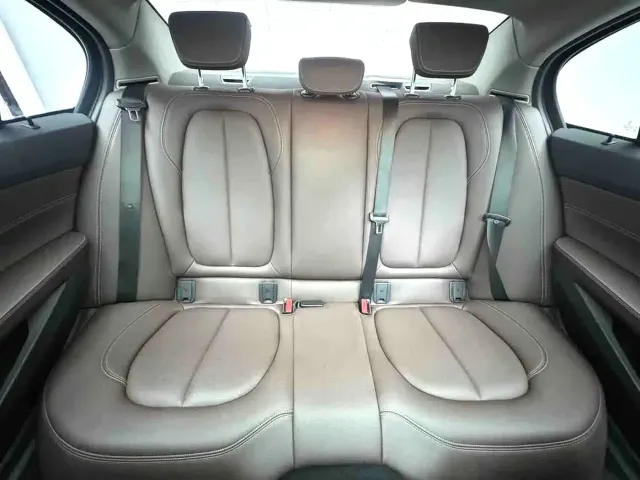 BMW 1 Series — Фото автомобиля 12