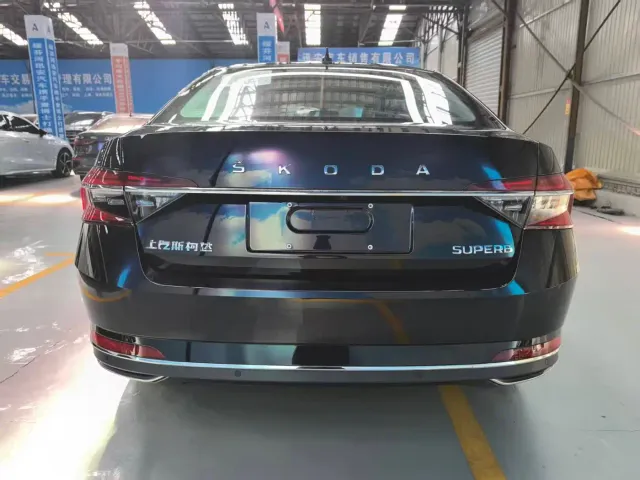 Skoda Superb — Фото автомобиля 5