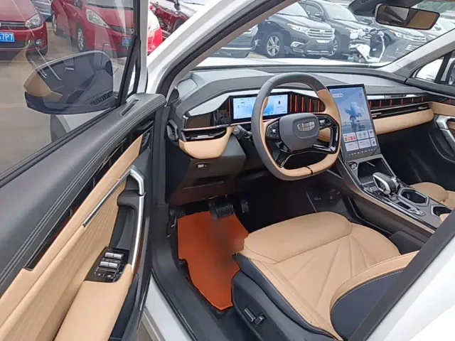 Geely Boyue L — Фото автомобиля 15