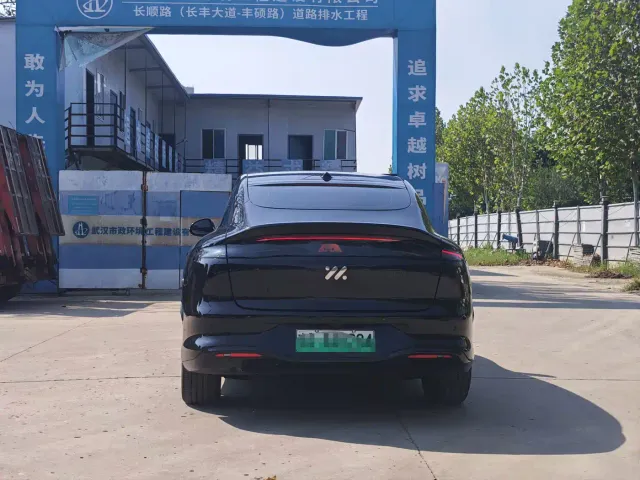 IM Motors LS6 — Фото автомобиля 9