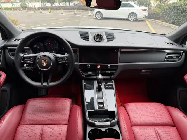 Porsche Macan — Фото автомобиля 6
