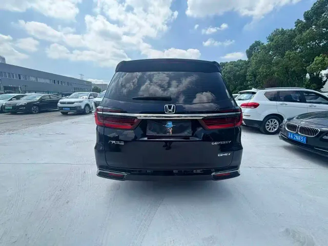 Honda Odyssey — Фото автомобиля 4
