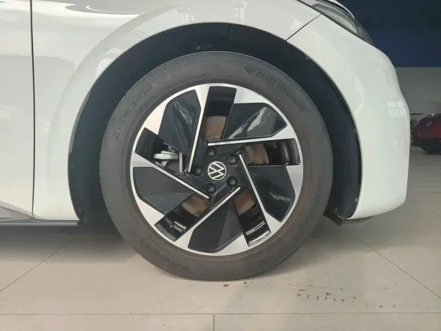 Volkswagen ID.3 — Фото автомобиля 15