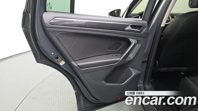 Volkswagen Tiguan — Фото автомобиля 14