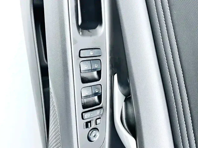 Hyundai Elantra — Фото автомобиля 11