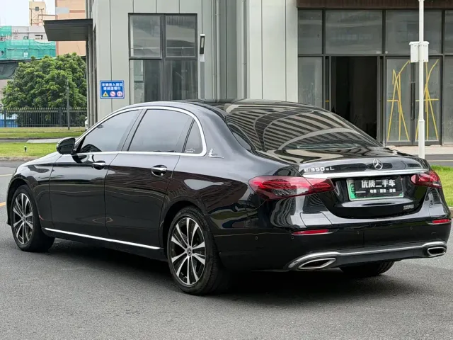 Mercedes-Benz E-Class — Фото автомобиля 5