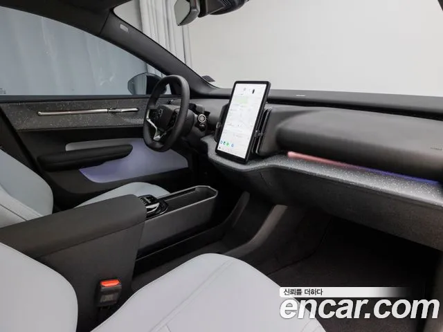 Volvo EX30 — Фото автомобиля 13