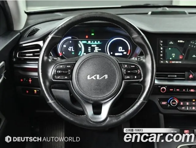 Kia Niro — Фото автомобиля 13