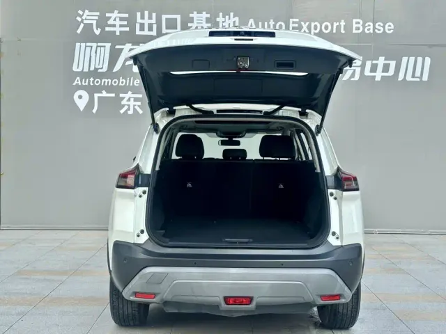 Nissan X-Trail — Фото автомобиля 14