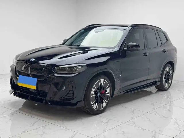 Фотография автомобиля — BMW iX3