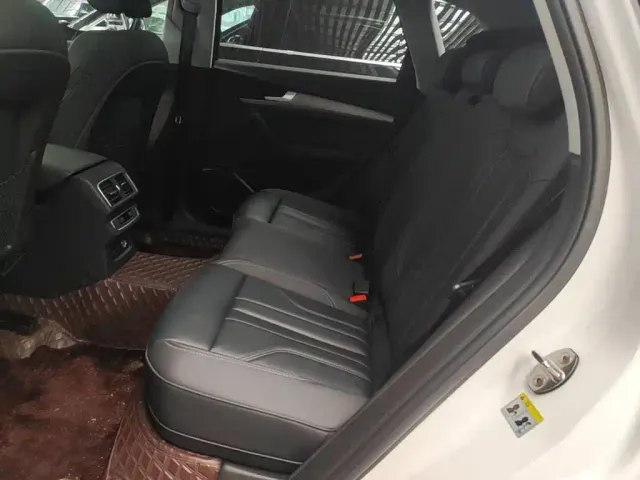 Audi Q5L — Фото автомобиля 16