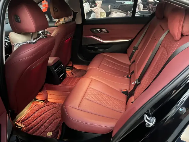 BMW 3 Series — Фото автомобиля 12