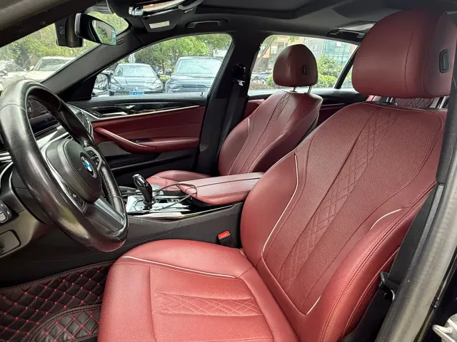 BMW 5 Series — Фото автомобиля 17