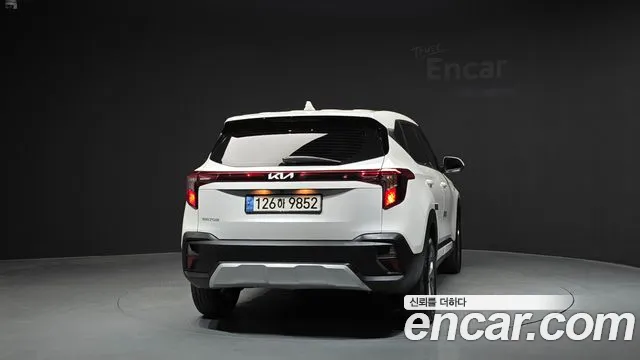 Kia Seltos — Фото автомобиля 4