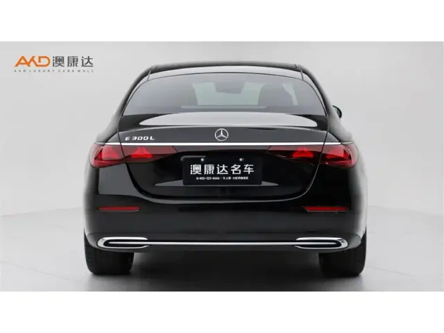 Mercedes-Benz E-Class — Фото автомобиля 4