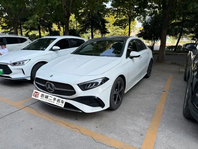 Фотография автомобиля — Mercedes-Benz A-Class