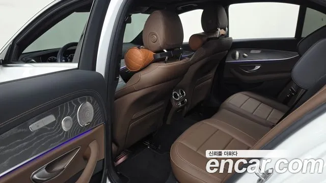 Mercedes-Benz E-Class E-класс W213 E350 4MATIC Exclusive — Фото автомобиля 26