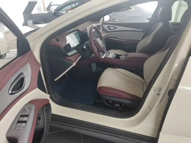 BYD Seal 07 DM-i — Фото автомобиля 15
