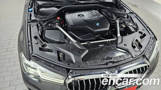BMW 5-Series 5 серия (G30) 530i xDrive Luxury — Фото автомобиля 4