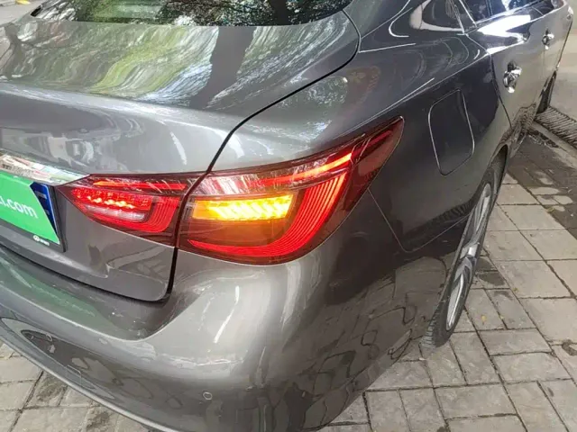 Infiniti Q50L — Фото автомобиля 7
