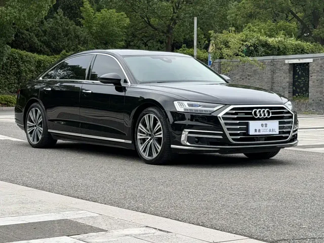 Audi A8 — Фото автомобиля 4