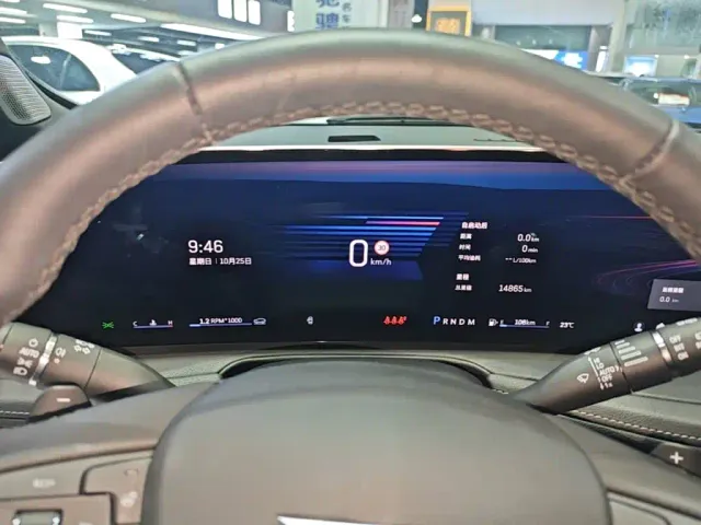 Cadillac XT4 — Фото автомобиля 11