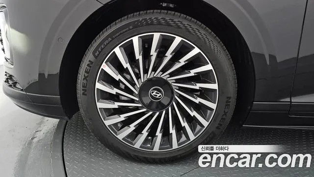 Hyundai Grandeur GN7 — Фото автомобиля 5