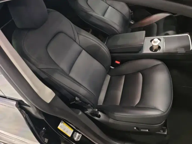 Tesla Model Y — Фото автомобиля 24