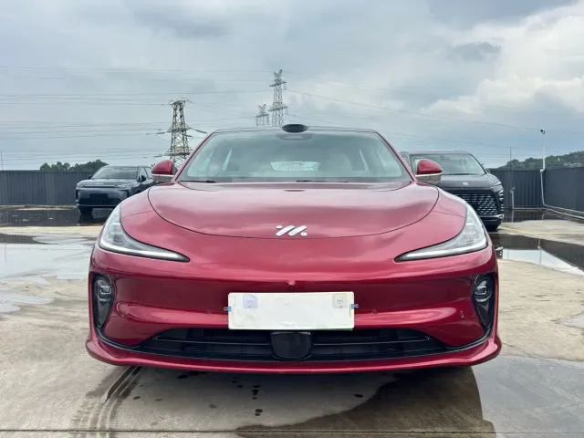 IM Motors L6 — Фото автомобиля 2