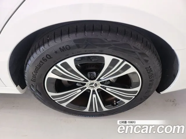 Mercedes-Benz E-Class W214 — Фото автомобиля 13