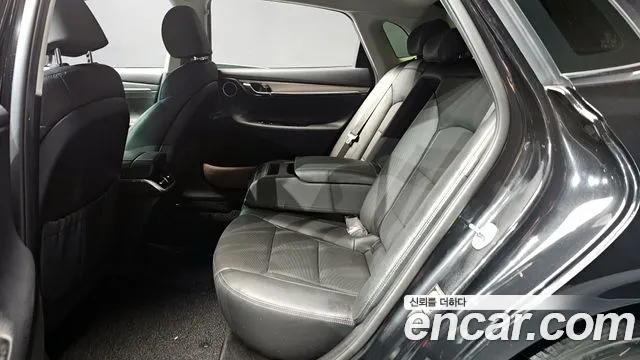 Hyundai Grandeur — Фото автомобиля 12