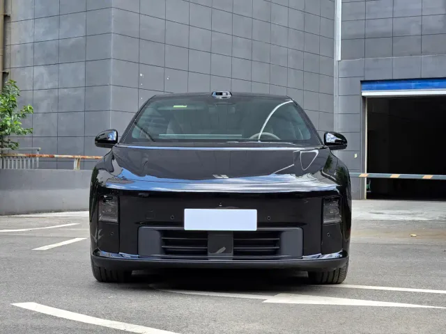 Li Auto i6 — Фото автомобиля 4