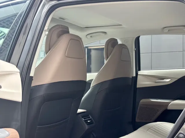 Changan Qiyuan A05 — Фото автомобиля 6