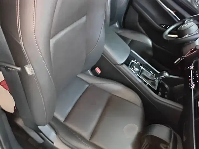 Mazda Axela — Фото автомобиля 24