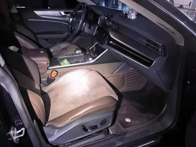 Audi A7L — Фото автомобиля 8