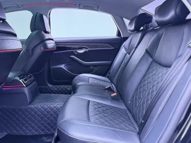 Audi A8 — Фото автомобиля 9