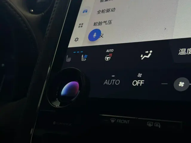 Toyota Alphard — Фото автомобиля 20