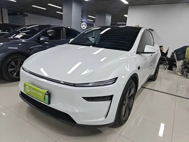 Фотография автомобиля — Tesla Model Y