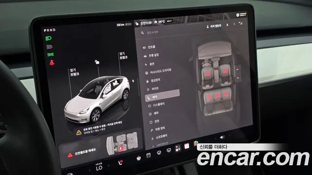 Tesla Model Y — Фото автомобиля 18